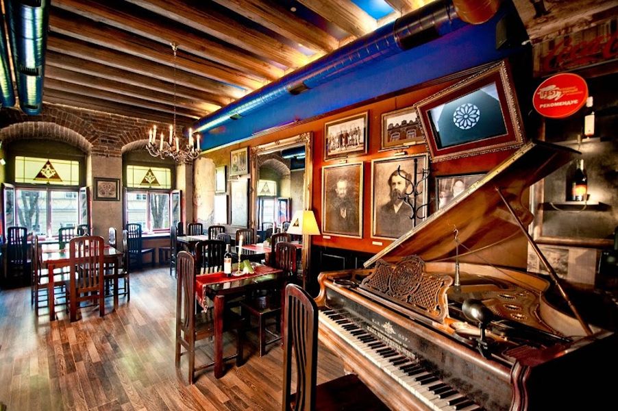 Фото РЕЧНАЯ ФОРЕЛЬ СО СПАРЖЕЙ И КАРТОФЕЛЕМ в Найдорожча ресторація Галичини